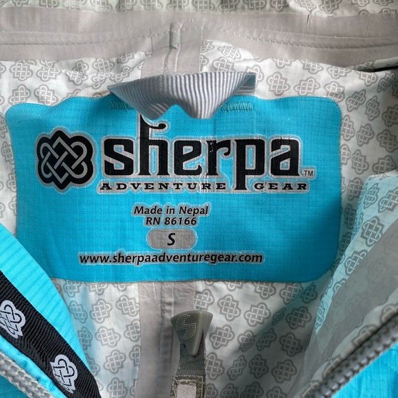 Sherpa Adventure Gear Waterproof Lightweight Rain Jacket - Picture 3 of 5